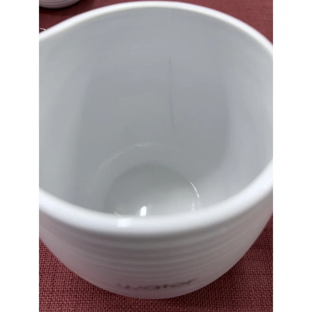 Ciroa Liquidlines Water Pitcher 7in Ribbed White Stoneware Pour Spout‎ Flaw